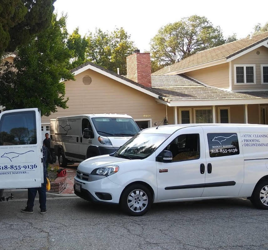 Vans and exterminators of Rodent Control Van Nuys Professionals - Rodent Mastres at work